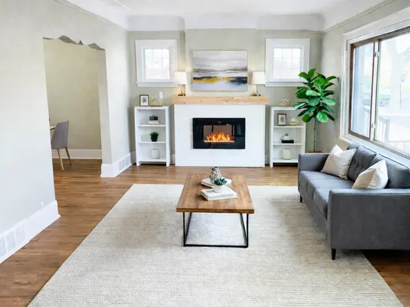 15757 Stansbury St, Detroit, MI 48227