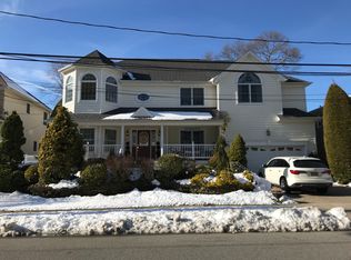 2181 Helene Ave, Merrick, NY 11566