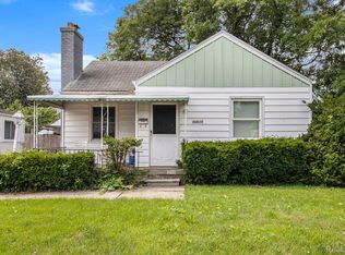 20620 McCormick St, Grosse Pointe, MI 48224