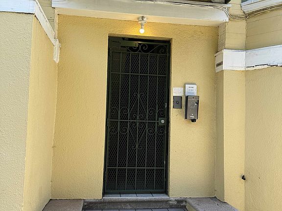 4th image of 530 Page St APT 1