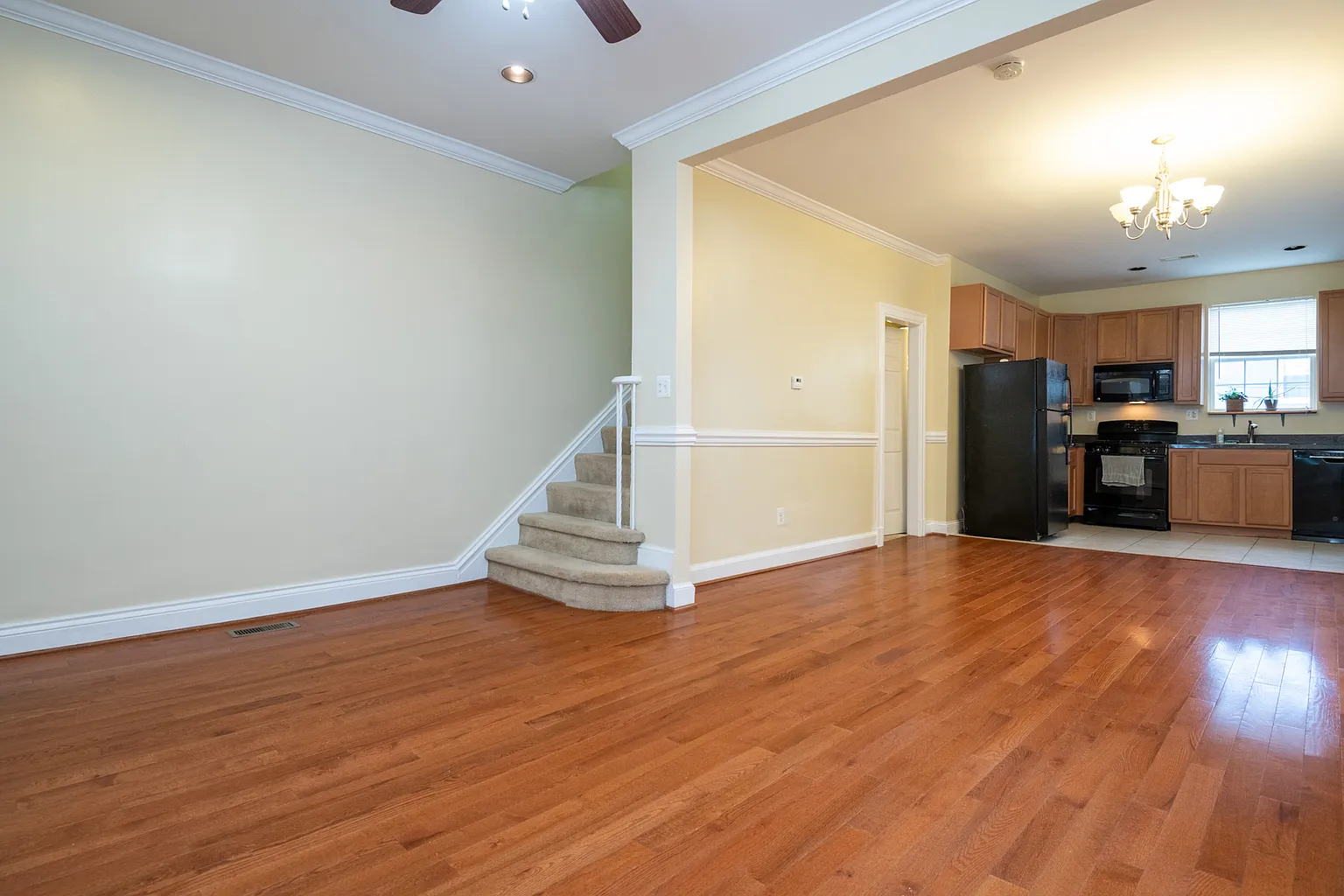 524 Somerset Pl NW photo 1