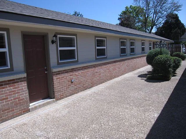501 Burdette St — Photo 6