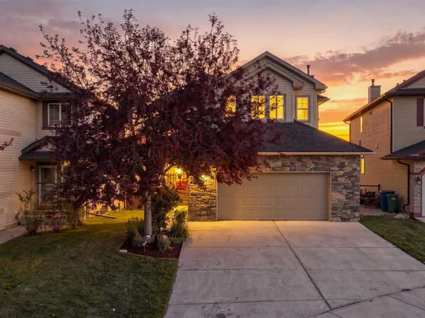 16 E Crystal Shores Pl, Okotoks, AB T1S 2G3
