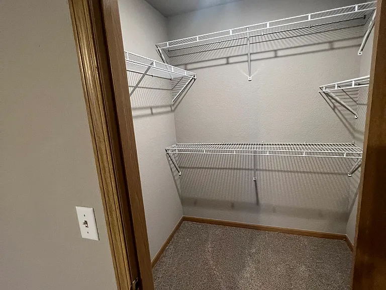 1370 N Tradition Ave — Photo 18