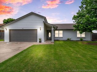 1305 S 34th St, Broken Arrow, OK 74014