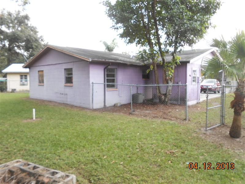 2nd image of 1052 SW Rainbow Ave