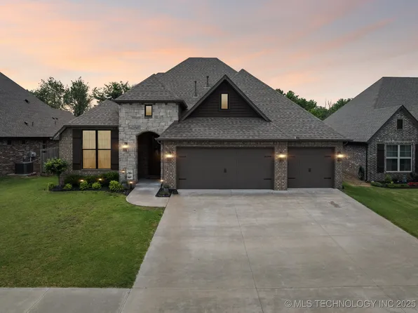7408 E 81st Pl N, Owasso, OK 74055