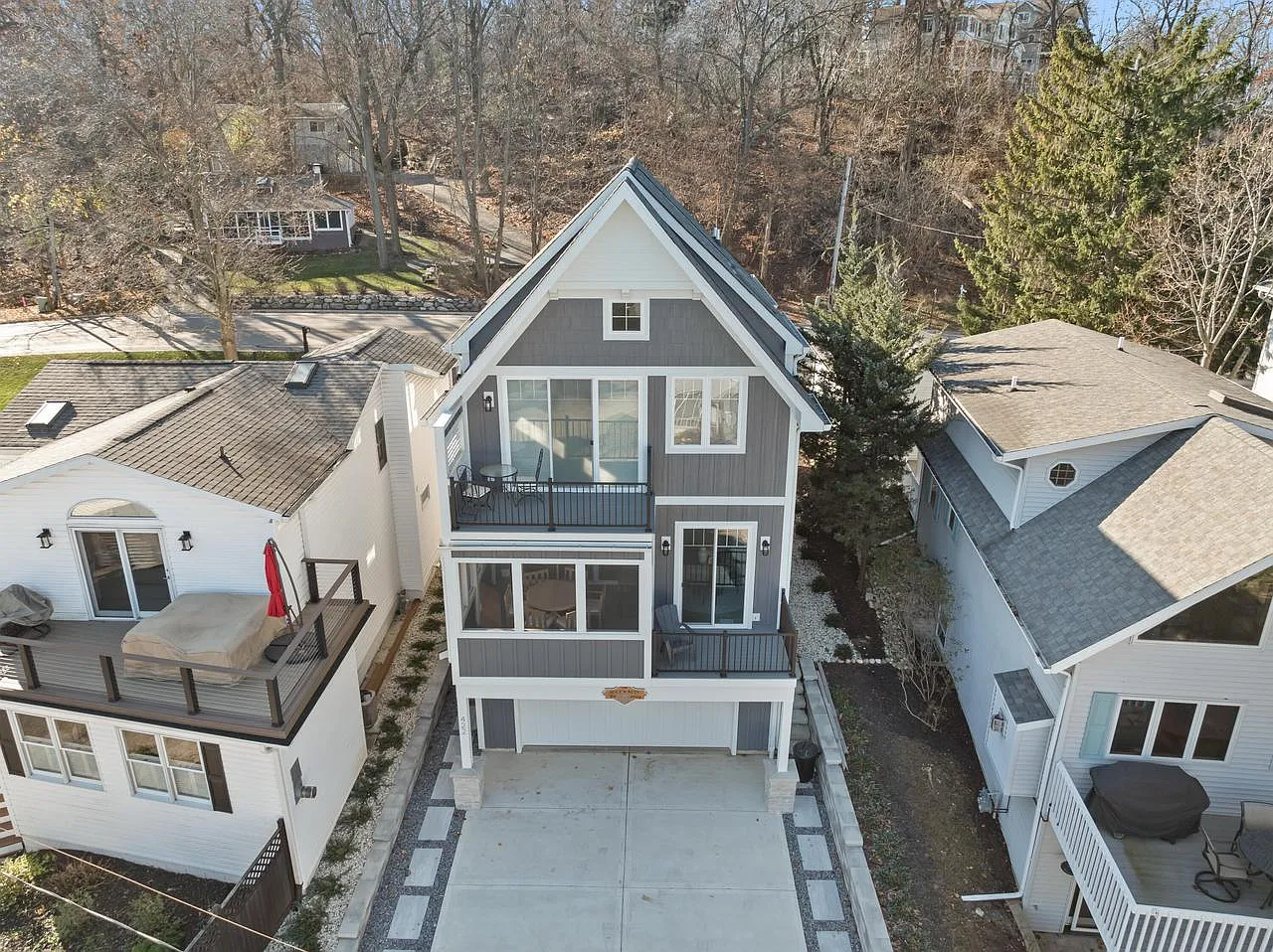 422 South Lakeshore DRIVE photo 1