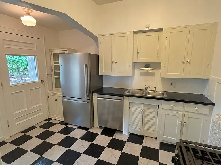 200 Burton St SE #2 — Photo 6