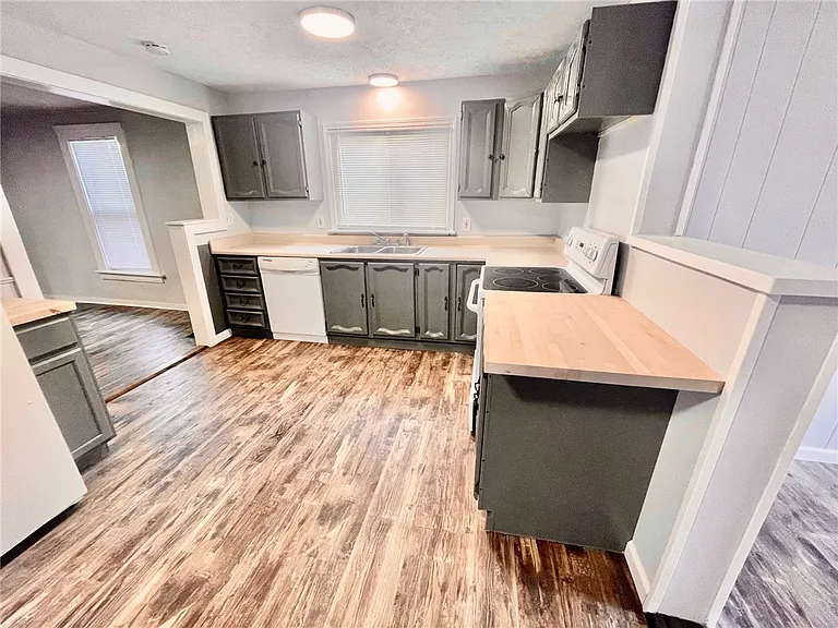 223 E Filbert St — Photo 21
