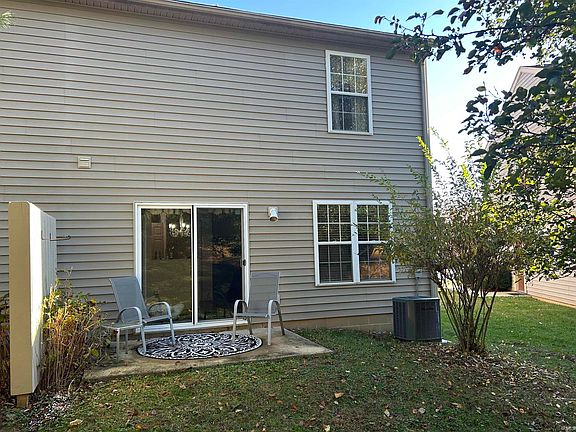 4th image of 711 E Bayberry Ct E
