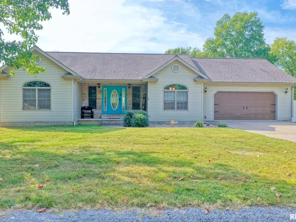 35 Douglas Dr, Herrin, IL 62948
