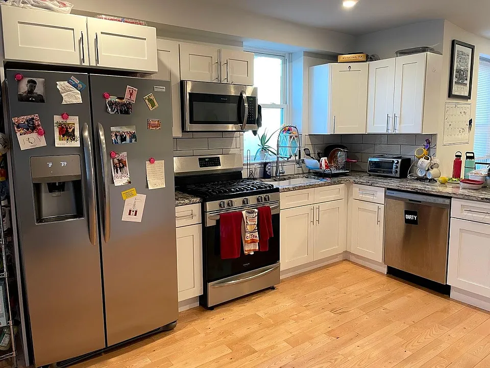 153 Dupont St #2