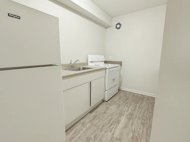 5665 McClelland Dr — Photo 5