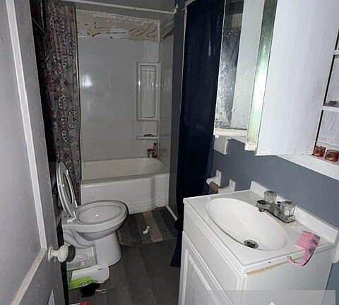 4th image of 434 Summit St