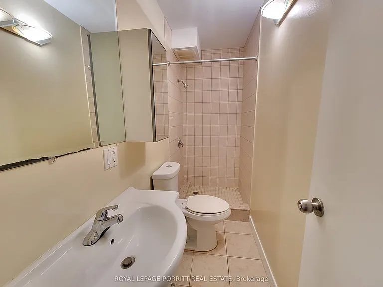 3295 Lake Shore Blvd W #A — Photo 6