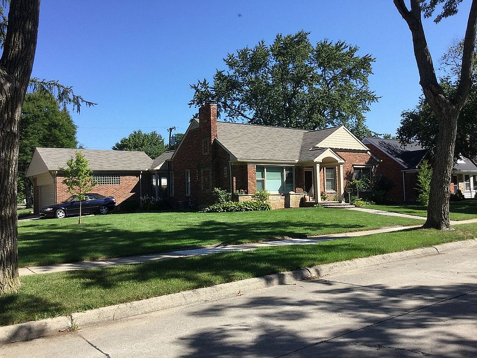 Corner lot