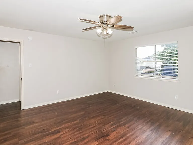 3315 Maymist Dr — Photo 9