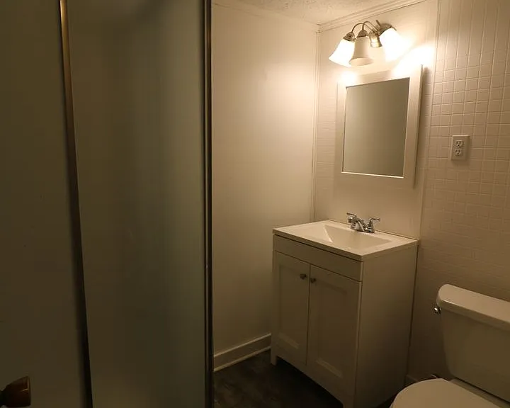 1015 Bertrand — Photo 7