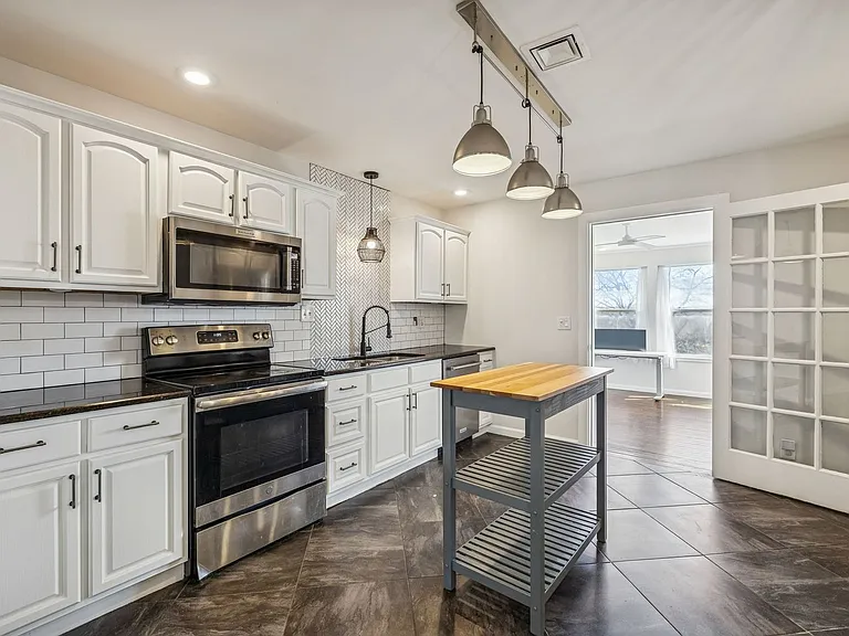 833 Rose Park Dr — Photo 9
