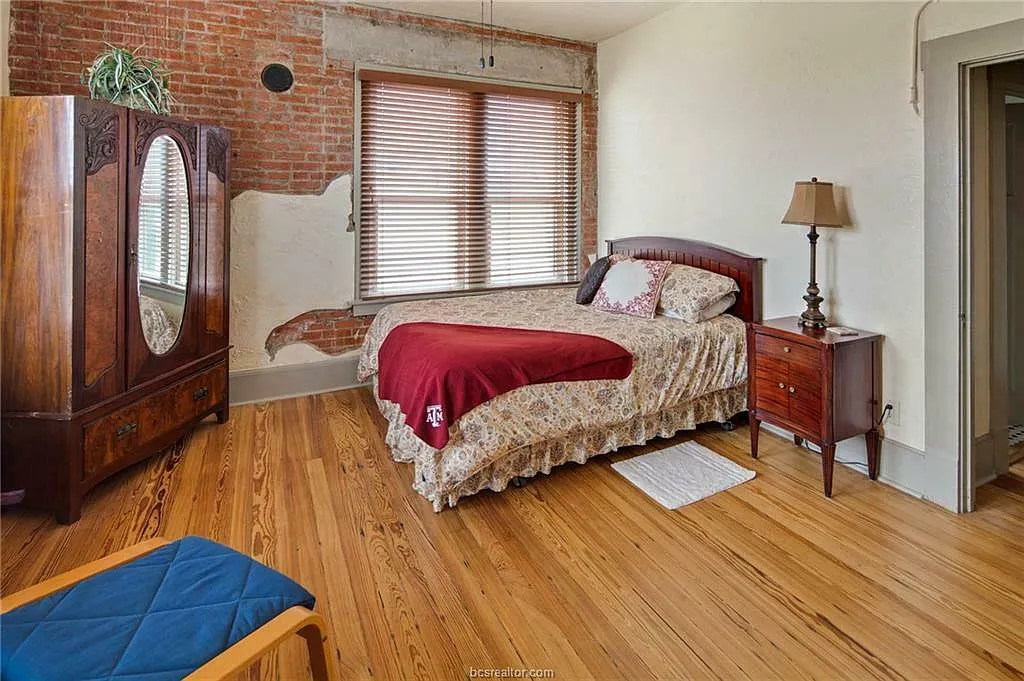 3 bed, 1664 sqft, $2,495 — Photo 3