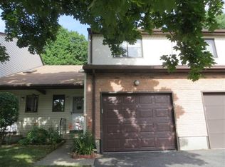 185 Oak Forest Dr, Manchester, CT 06042