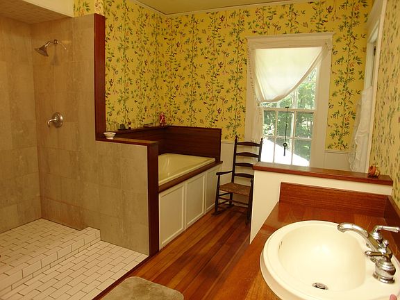 Spacious Master Bath