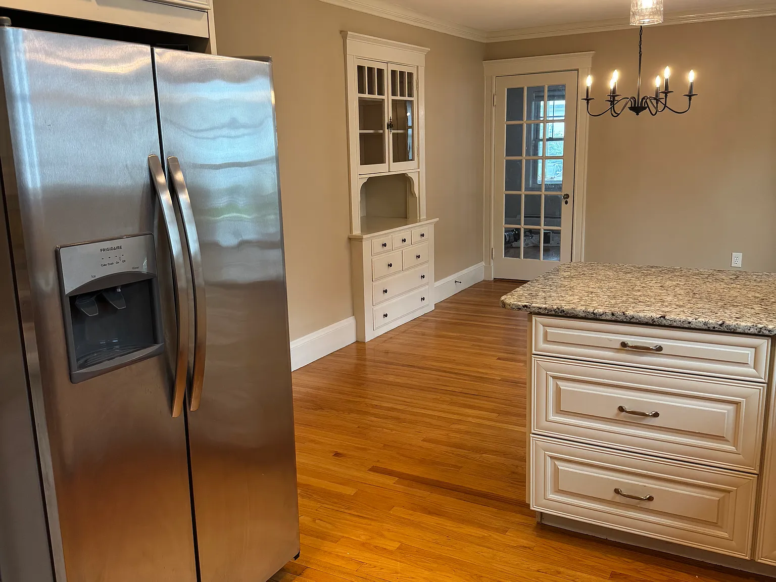 2 bed, 1200 sqft, $3,400 — Photo 4