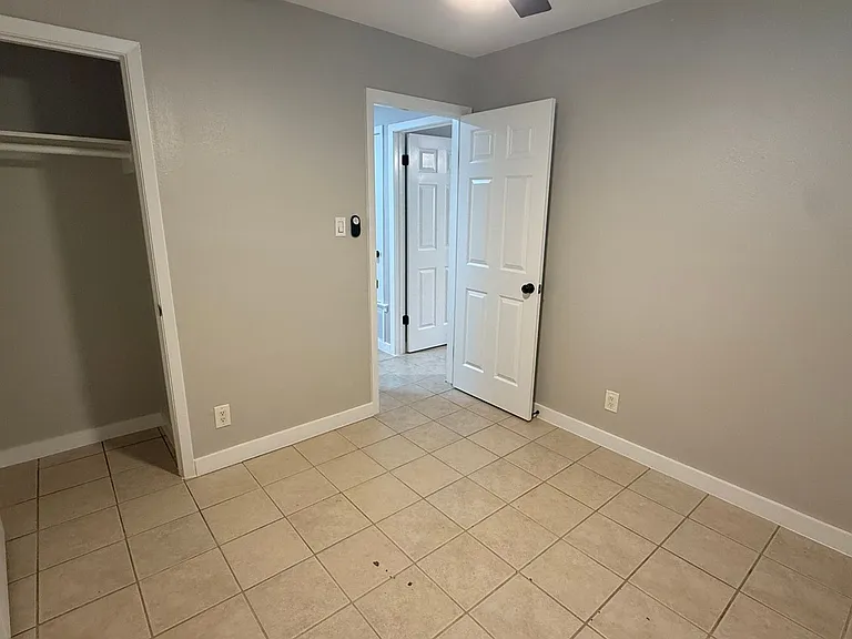 106 E Longspur Blvd — Photo 22