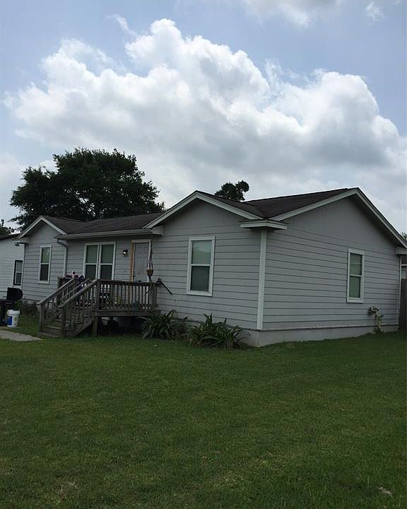 1st image of 9643 Oak Hill Dr