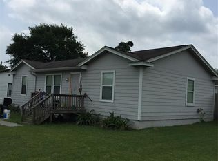 9643 Oak Hill Dr, Willis, TX 77318