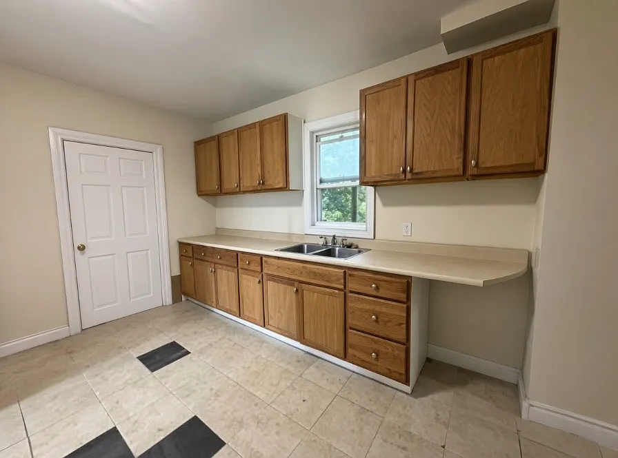 539 Union St #1