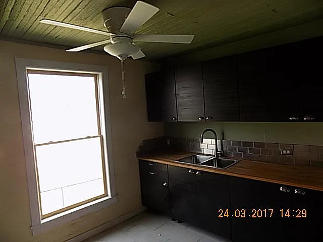 307 Clay St — Photo 9