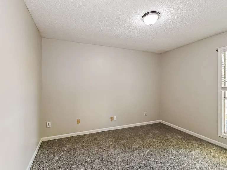 4864 Barkshire Dr — Photo 13