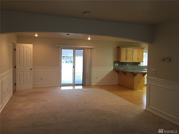 4th image of 714 Lupine Dr S