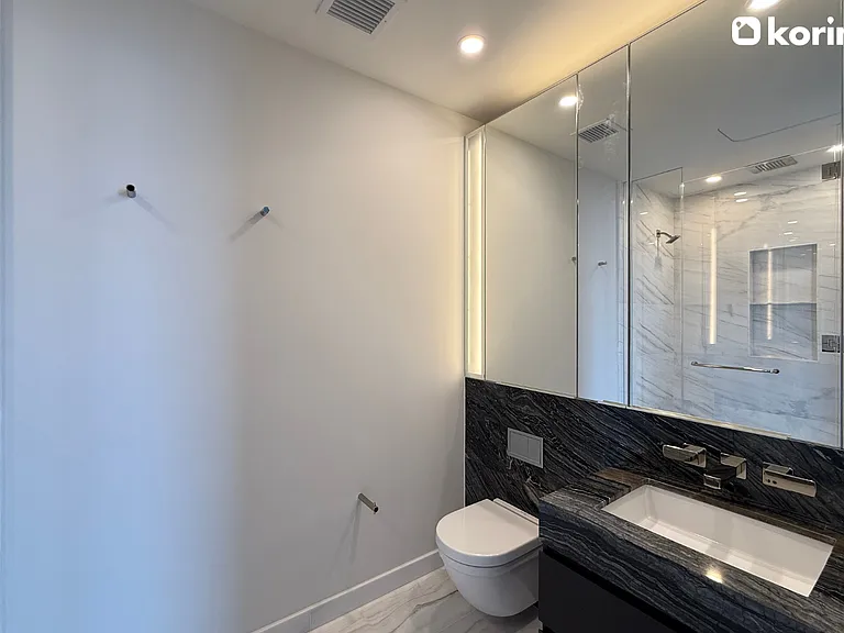 125 Greenwich St #68B — Photo 20