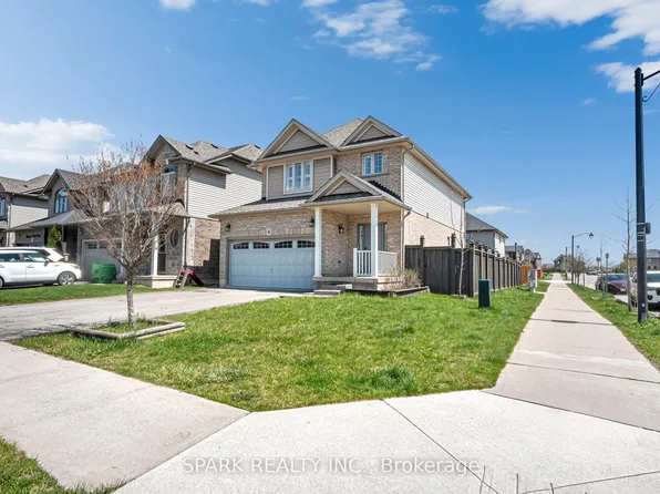 4 Cutts Cres, Hamilton, ON L0R 1C0