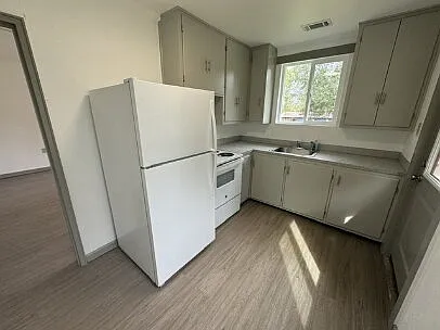 216 Summit St — Photo 5