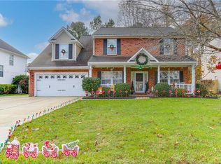 504 Robin Hood Dr, Yorktown, VA 23693
