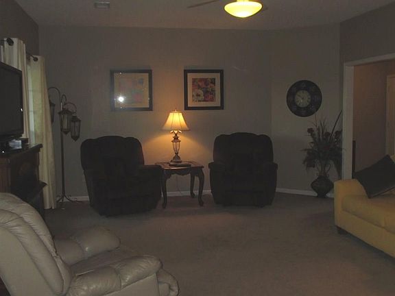 3rd image of 63 Lindsey Ln