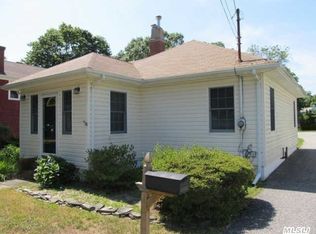 285 Sunset Ave, Westhampton Beach, NY 11978