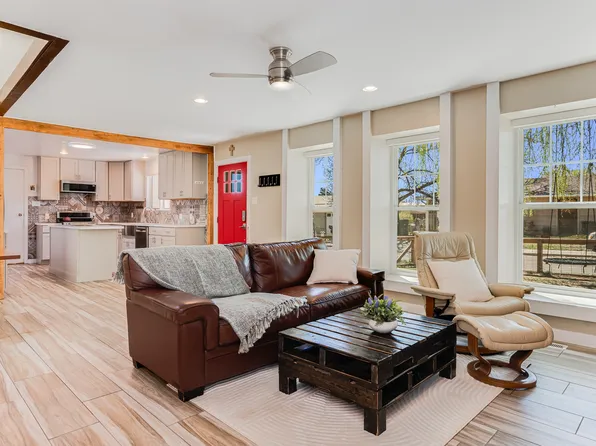 1040 Pinon Loop, Los Alamos, NM 87544