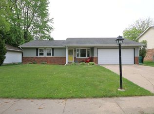 1908 Brentwood Dr, Washington, IL 61571