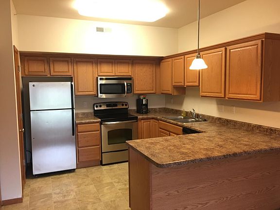 3rd image of 480 Cameron Way