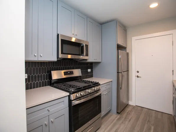 3355 N Whipple St #2S, Chicago, IL 60618