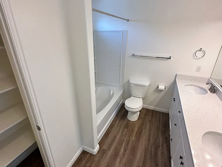 1211 W 20 S — Photo 11