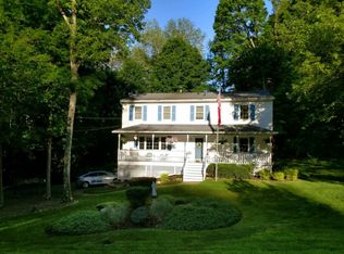32 Desanctis Dr, Highland Mills, NY 10930