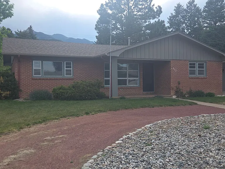 822 Orion Dr — Photo 2