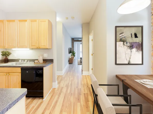 925 W. Dakin, 925 W Dakin St, Chicago, IL 60613