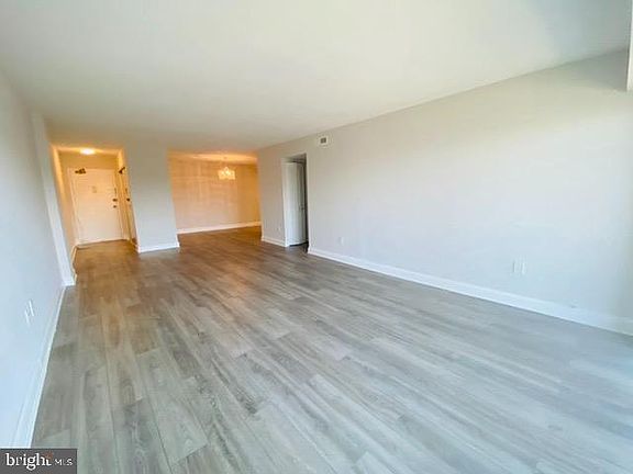 4th image of 1300 Army Navy Dr APT 623